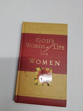 God's Words of Life for Women - Red and Gold Hardcover